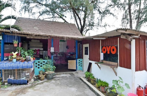 Kampung Merang Hotel | OYO 90519 Sibling Cottage