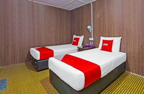 Kuala Tahan Hotel | OYO 90675 Holiday View Inn