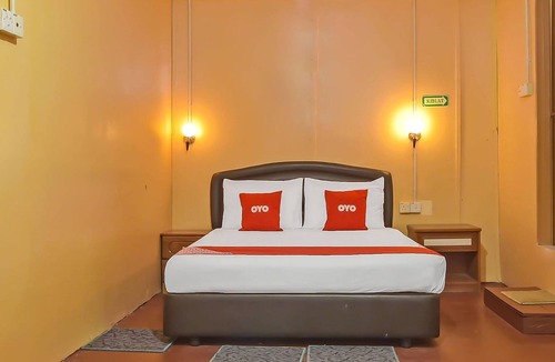 Kuala Tahan Hotel | OYO 90675 Holiday View Inn