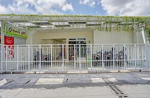 Central Yogyakarta Hotel | OYO 90804 Oma Uti Homestay Syariah