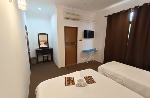 Kampung Tanjung Kapur Hotel | OYO 90868 Oba Hotel