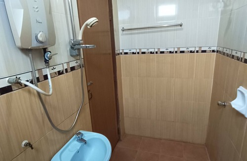 Kampung Tanjung Kapur Hotel | OYO 90868 Oba Hotel