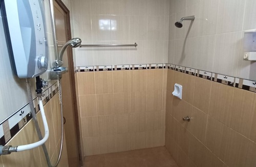 Kampung Tanjung Kapur Hotel | OYO 90868 Oba Hotel