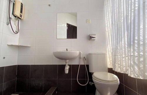 Bandar Baru Salak Tinggi Hotel | OYO 91185 Dancenter Sepang