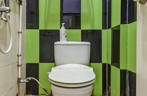 Lubuk Baja Hotel | OYO 91296 Nagoya Guesthouse