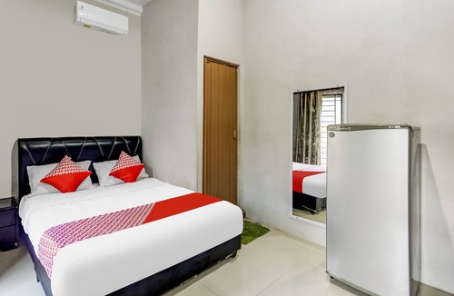 Lubuk Baja Hotel | OYO 91296 Nagoya Guesthouse