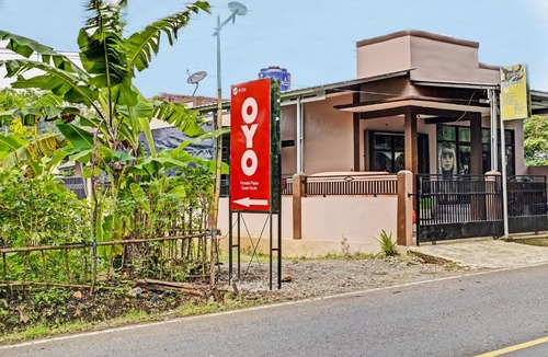 Pameungpeuk Hotel | OYO 91334 Permata Papua Guest House