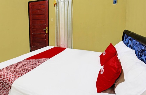 Kecamatan Janapria Hotel | OYO 91845 V ar House Near Pantai Tanjung Bias
