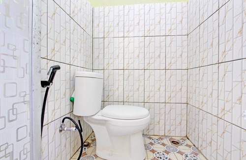 Sedayu Hotel | OYO 92521 Guest House Inayah Syariah