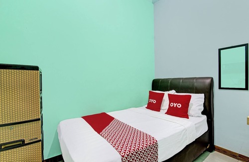Sedayu Hotel | OYO 92521 Guest House Inayah Syariah