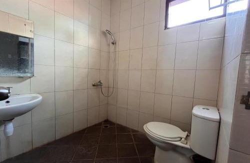 Tarakan Hotel | OYO 94776 Griya Cempaka