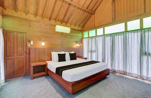 Sewon Hotel | OYO 95018 Anggrek Homestay Jogja Syariah