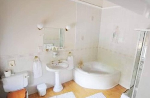 Alloa Hotel | Oyo Dunmar House Hotel