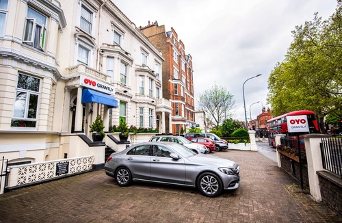 Addison Hotel | OYO Grantly Hotel