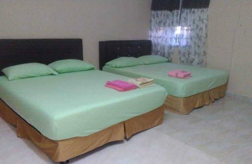 Dungun House | OYO Homes 90600 Ummi Chalet Dungun