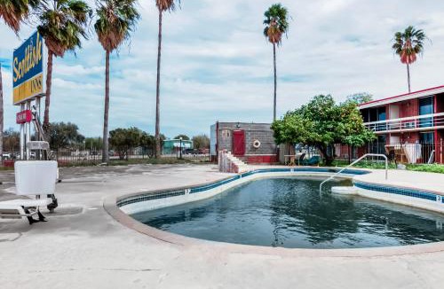 Alice Hotel | OYO Hotel Alice TX Hwy 281 West