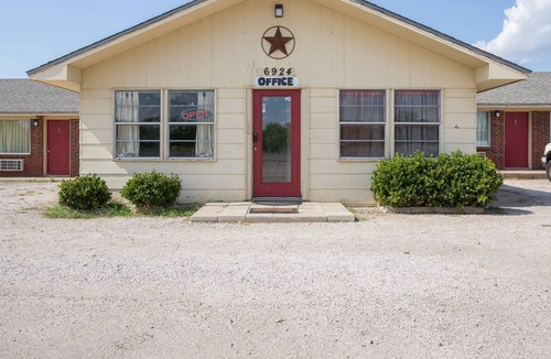 Breckenridge Hotel | OYO Hotel Breckenridge TX Hubbard Creek Lake
