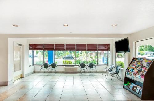 Centralia Hotel | OYO Hotel Centralia