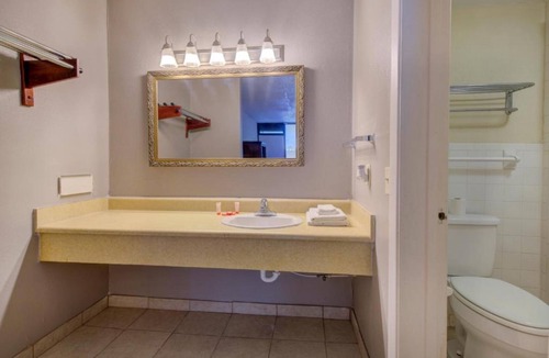 Douglas Hotel | OYO Hotel Douglas GA US-441