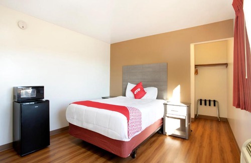Carrolls Hotel | OYO Hotel Kalama