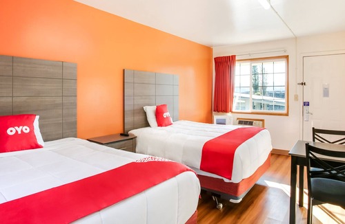 Carrolls Hotel | OYO Hotel Kalama