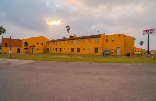 Kingsville Hotel | OYO Hotel Kingsville - Hwy 77