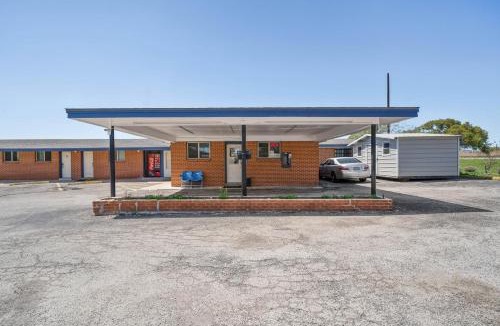 Luling Hotel | OYO Hotel Luling TX Downtown I-10/US-90