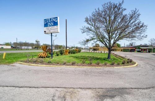 Luling Hotel | OYO Hotel Luling TX Downtown I-10/US-90