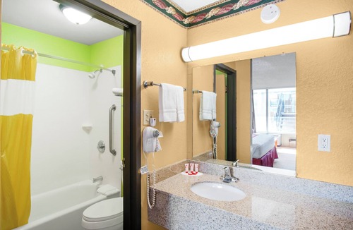 Central Oklahoma City Hotel | OYO Hotel Oklahoma City South I-35 and SE 29th