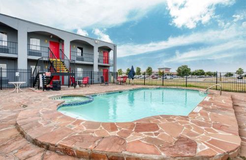 Southside Hotel | OYO Hotel San Antonio Lackland Air Force Base West