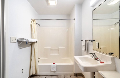 San Antonio Hotel | OYO Hotel San Antonio near AT&T Center