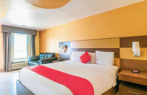 Shenandoah Hotel | OYO Hotel Shenandoah Woodlands Mall