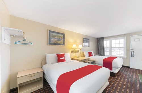 Seneca Falls Hotel | OYO Hotel Starlite Seneca Falls