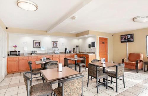 Tulsa Hotel | OYO Hotel Tulsa International Airport