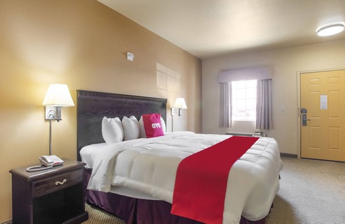 Valley View Hotel | OYO Hotel Valley View TX, I-35