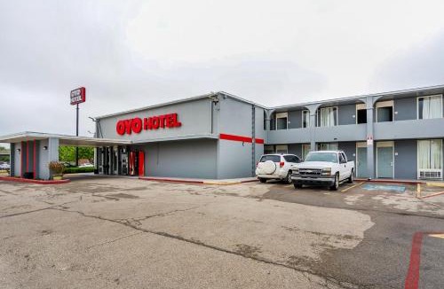 Wichita Falls Hotel | OYO Hotel Wichita Falls - Downtown