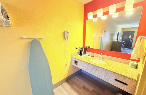 Williamston Hotel | OYO Hotel Williamston