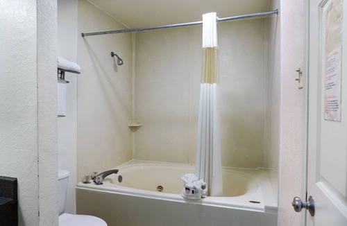 San Antonio Hotel | OYO Inn & Suites Medical Center San Antonio