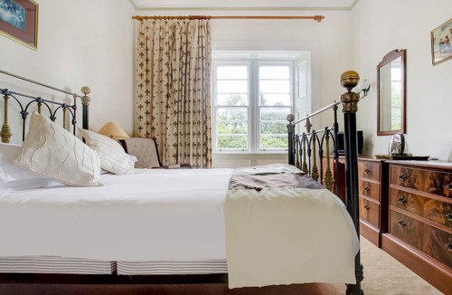 Ecclefechan Hotel | OYO Kirkconnel Hall Hotel