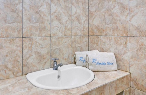 Bangko Hotel | OYO Life 113500 Hotel R Cantika Syariah