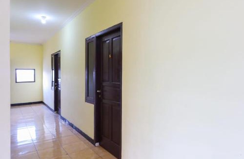 Jakarta Hotel | OYO Life 2590 Kost Assirot