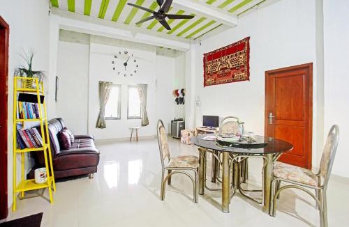 Krui Hotel | OYO Life 90587 Domen Homestay Syariah