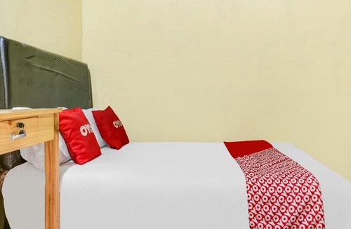 Karawang Hotel | OYO Life 91335 Micheline Family 2 Syariah