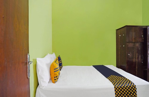 Mojokerto Hotel | OYO Life 91869 Insan Mulia Kost Syariah