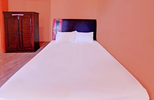 Praya Hotel | OYO Life 92847 Penginapan Muslim Walker