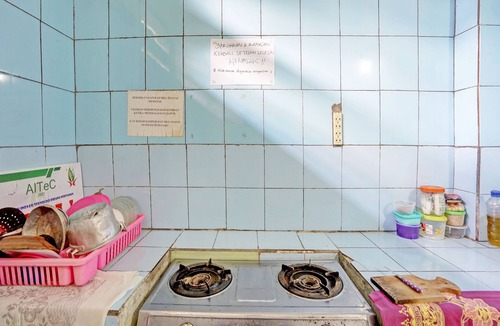 Rogojampi Hotel | OYO Life 92937 Kost Putri Sarkara Syariah