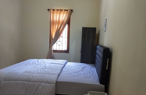 Mataram Hotel | OYO Life 93257 Kos Anugerah