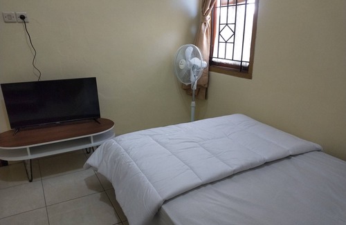 Mataram Hotel | OYO Life 93257 Kos Anugerah