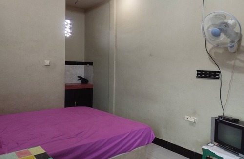 Mataram Hotel | OYO Life 93403 Penginapan Adinda