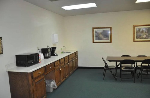 Malden Hotel | OYO Malden Airport Inn